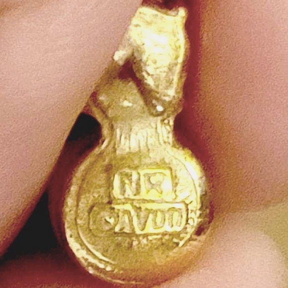 AVON NR Marked Vintage Pearl Drop Rhinestone Stud Earrings - Picture 4 of 6